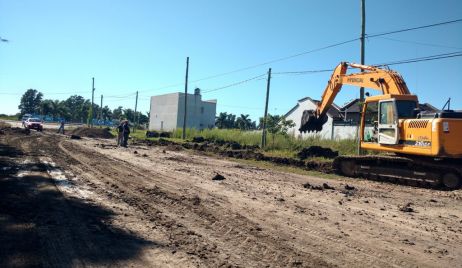 Comenzaron los trabajos para pavimentar calle Corrientes