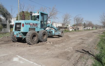 Construyen más pavimento en Calchaquí