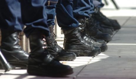 Se abona la segunda cuota de los uniformes a la Policía de Santa Fe