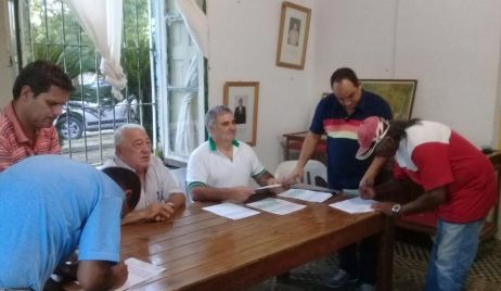 SOSA Y CUELLO ENTREGARON APORTES ECONÓMICOS A LADRILLEROS Y MORENEROS DE CALCHAQUÍ