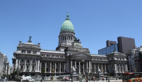 Legisladores se aumentaron el sueldo: Cobrarán un mínimo de $93·500 