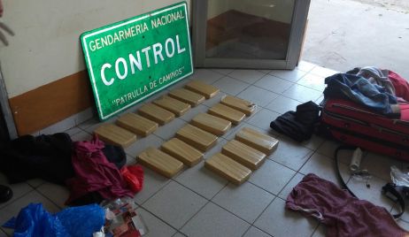 GENDARMERÍA DETUVO A UN PASAJERO CON MÁS DE 13 KILOS DE MARIHUANA EN SU EQUIPAJE CON DESTINO A RECONQUISTA.