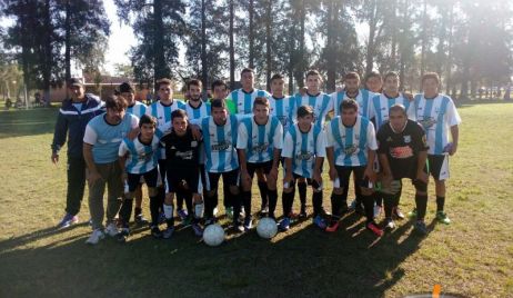 Carlos Gardel sigue liderando la zona B.