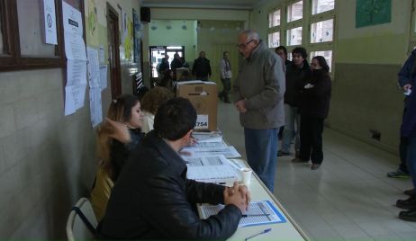Las escuelas afectadas a la elección no dictarán clases el lunes por la mañana