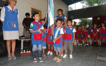 Nuevos egresados del jardín de infantes en Calchaquí