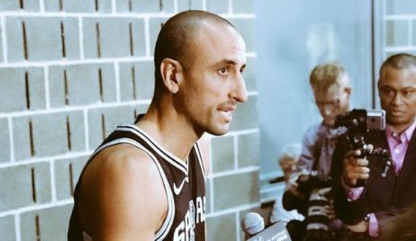 De rodillas: Manu Ginóbili apoyó a deportistas contra Trump