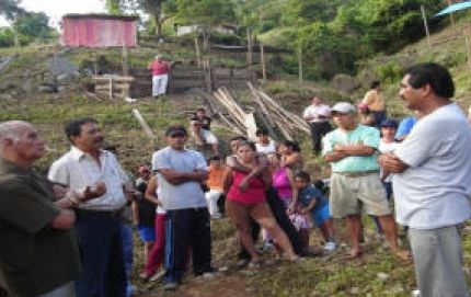 Campesinos del Dpto. 9 de Julio y Departamento Vera en alerta y movilización. 