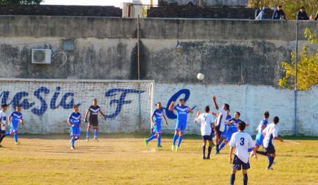 Calchaquí FC ganó y sigue puntero en el Torneo de la Liga Verense .