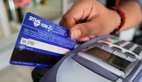 Imputaron a un hombre y a una mujer como coautores de estafas reiteradas mediante tarjetas de débito y de crédito