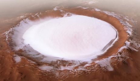 El impresionante cráter de hielo perpetuo de Marte
