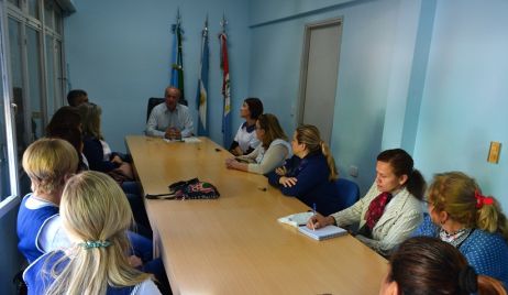 MALABRIGO:El Intendente entregó 420.000 pesos a establecimientos educativos locales