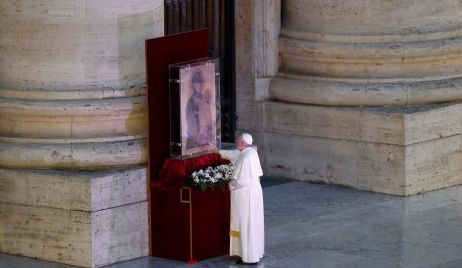 Francisco afirmó que nadie se salva solo 