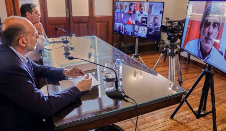 PEROTTI ANALIZÓ LA PUESTA EN MARCHA DE LA HIDROVÍA CON ENTIDADES DE LA PRODUCCIÓN DE SANTA FE Y LA REGIÓN