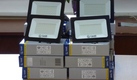 SE ENTREGARON LUMINARIAS LED PARA ESCUELAS DE LA FAMILIA AGRÍCOLA