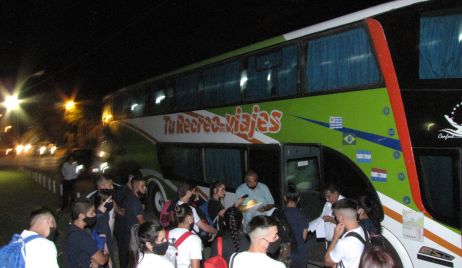 Partió el segundo contingente de jóvenes verenses aspirantes a ingresar al ISEP.