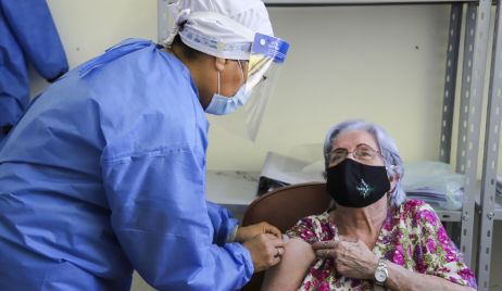  SE VACUNARON 2.566 PERSONAS MAYORES DE 90 AÑOS DE LA PROVINCIA