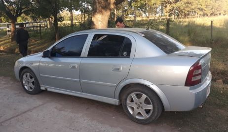 Encontraron abandonado el auto que había sido robado.