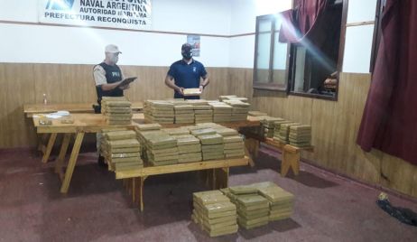 Prefectura detuvo a tres personas y secuestró más de media tonelada de marihuana