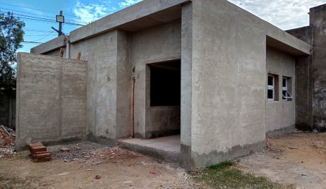 La Intendente Municipal, Paula Mitre, recorrió la obra de construcción de los nuevos consultorios de la Vecinal Martín Fierro