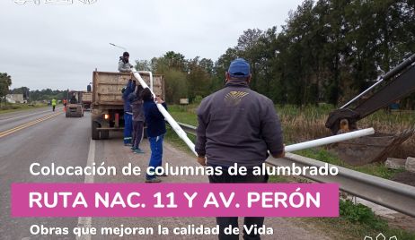 Colocación de columnas de iluminación y construcción de pasillos.