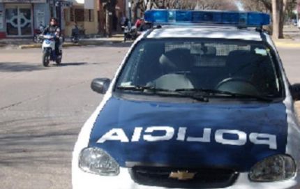 Choque entre un automóvil y moto en La Gallareta