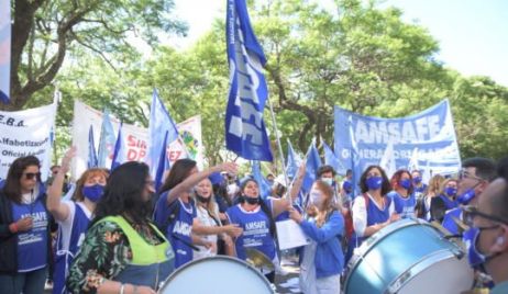 Los docentes  no fueron convocados y preparan un escrito para presentar el lunes al gobierno
