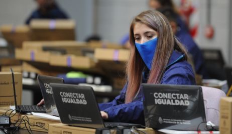 Relanzan el programa Conectar Igualdad y entregan netbooks a estudiantes