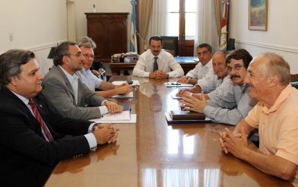 SENADORES CON EL MINISTRO GALASSI POR TEMAS DE SEGURIDAD