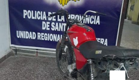 Conducía a gran velocidad y  fue interceptado por la policía