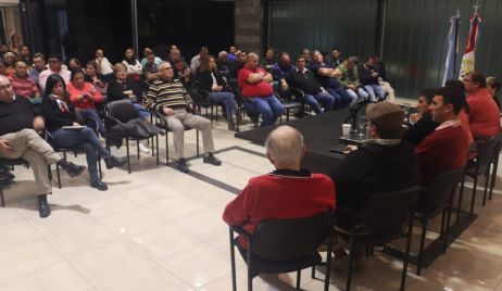 Municipales decretan paro de 72 horas y movilización