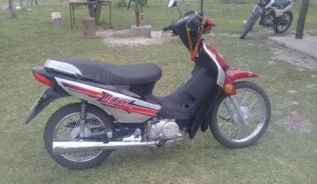 Se recuperó la moto en estado de abandono