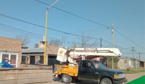 MÁS COLUMNAS DE ALUMBRADO