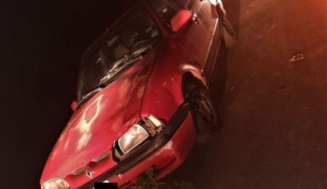 Luego de robar un automóvil lo abandonaron sin batería 