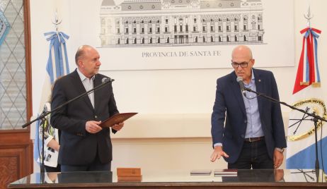 VÍCTOR DEBLOC ASUMIÓ COMO MINISTRO DE EDUCACIÓN