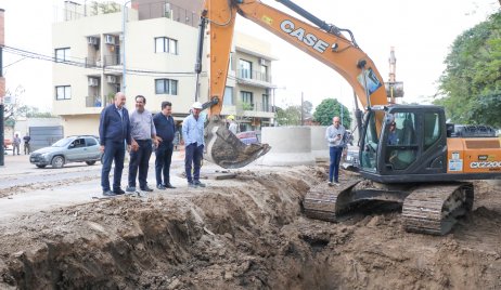 Perotti recorrió las obras de drenajes pluviales y de conexión domiciliaria de agua, en Reconquista