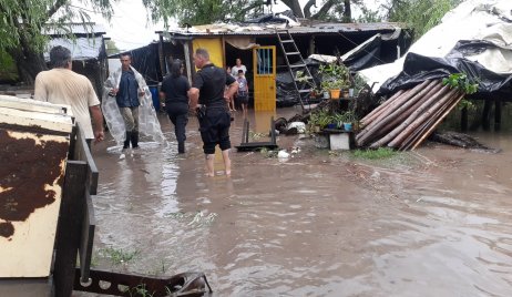 Fuerte tormenta golpeó este sábado la localidad de Alejandra