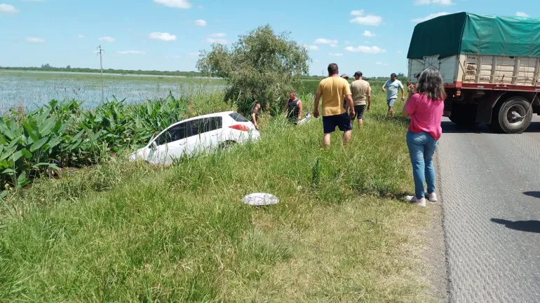 Vehículo derrapó en Ruta 11 cerca de Espín