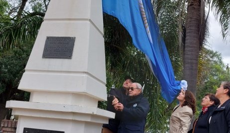 EMOTIVO HOMENAJE AL ARA GENERAL BELGRANO