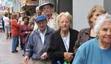 En febrero las jubilaciones, pensiones y asignaciones aumentarán 2,7 por ciento