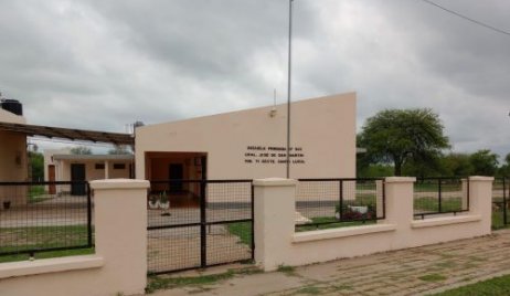 NOTIFICAN A UNA ESCUELA RURAL QUE SERÁ BAJADA DE CATEGORÍA A CER