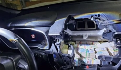Gendarmería incautó más de 350 millones de pesos que llevaban escondidos los dos ocupantes de un auto