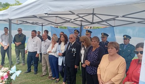 SE RINDIÓ HOMENAJE A LOS HÉROES DE MALVINAS VERENSES