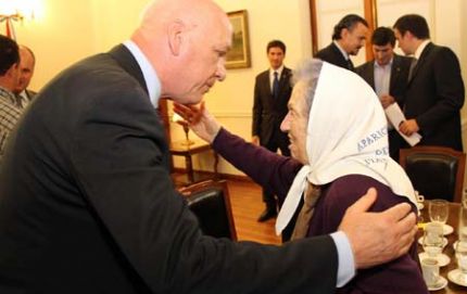 Reglamentaron la pensión para madres de víctimas del terrorismo de Estado