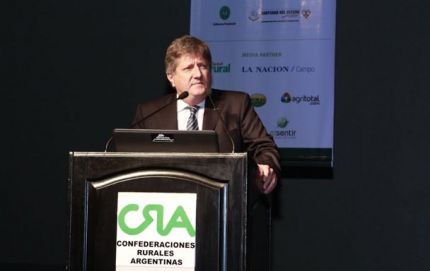“El debate no existe y el pensamiento único pretende anular al pensamiento crítico”