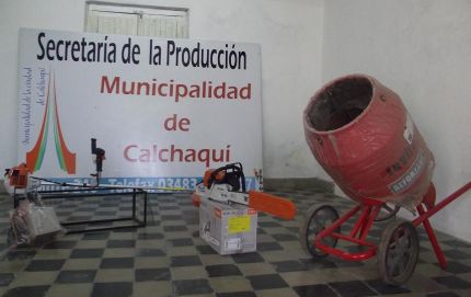 Entrega de herramientas en Calchaquí