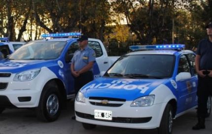Entrega de móviles policiales para el Departamento Vera