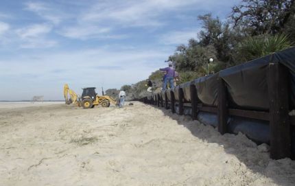Construyen nueva protección a la barranca de laguna El Cristal