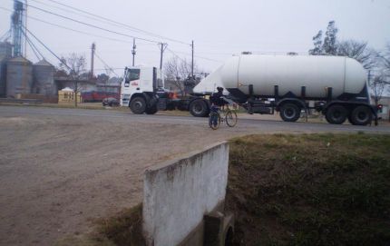 Vecinos de San Cayetano reclaman semáforo en el cruce de ruta 11 y Mitre
