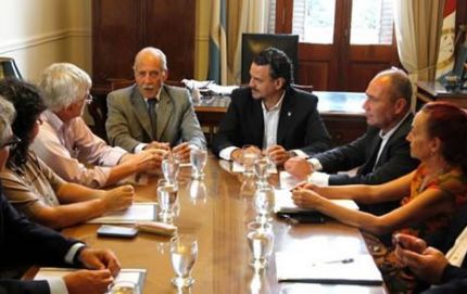 La paritaria central pasó a un cuarto intermedio hasta este miércoles 