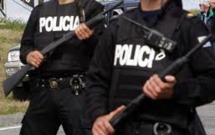 Policías: un decreto especial para garantizar 8.100 pesos en febrero